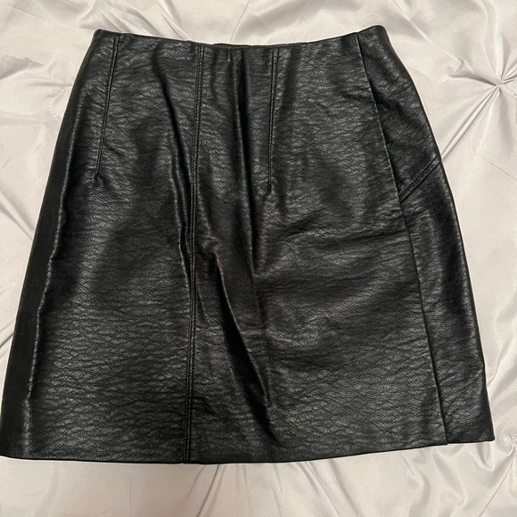 Divided - H&M leather skirt | US 2 - Picture 3 of 3